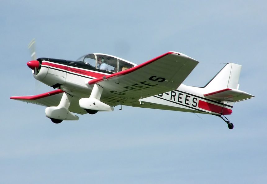 jodel.d140c.mousquetaire.g rees.arp
