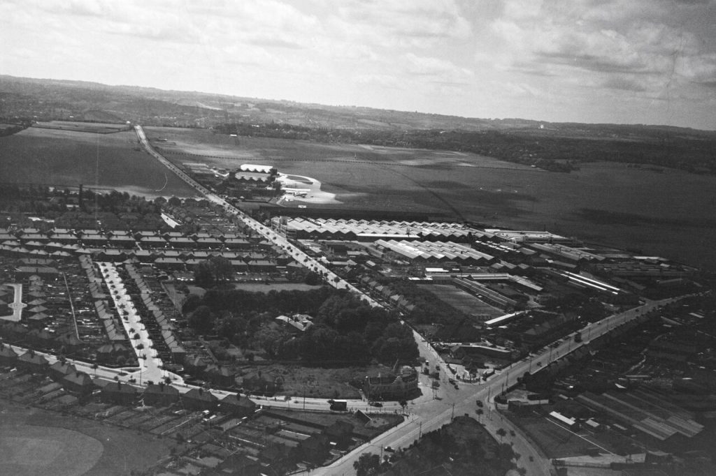 Croydon: London's Crucible of Flight 28 lossy page1 1280px eth bib croydon airport weitere lbs mh05 40 14.tif