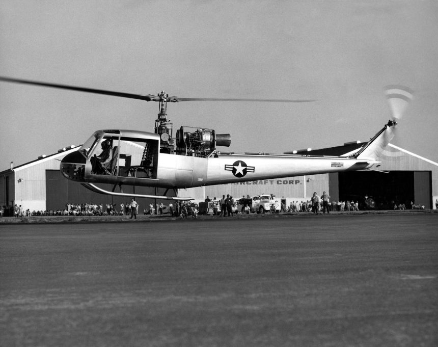 n October 20 1956 chief test pilot Floyd Carlson conducted the first flight in the XH 40