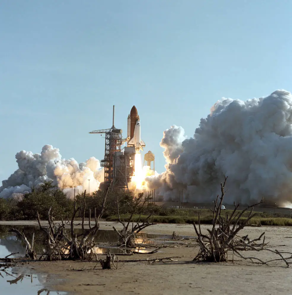 sts 41d launch aug 30 1984 41d 3087