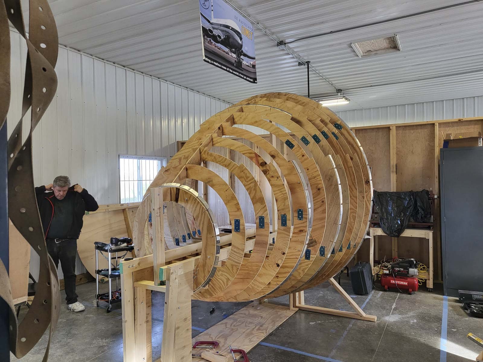 Replica de Havilland Comet Fuselage Taking Shape in Wisconsin 22 unnamed 3 small