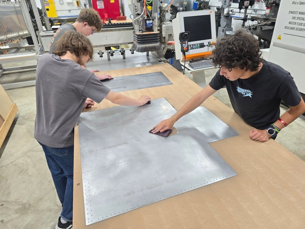 warbirds of glory museum b 25j sandbar mitchell restoration youth program 4